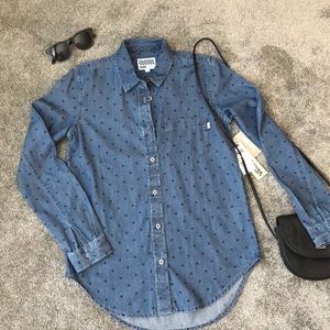 NWT Vans|”So Rowdy Woven” Chambray Button Up Shirt